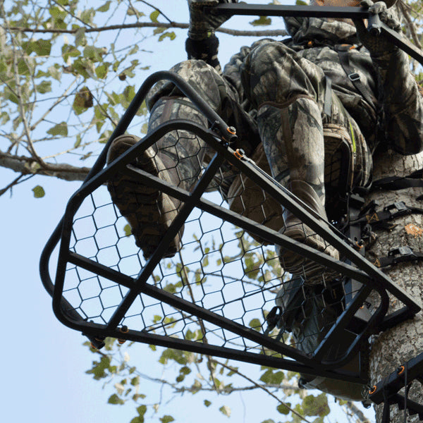 Muddy - The Outfitter Hang-on
