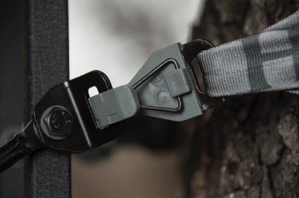 Hawk - Mega Combat Hang-On Treestand - Bowgearshop