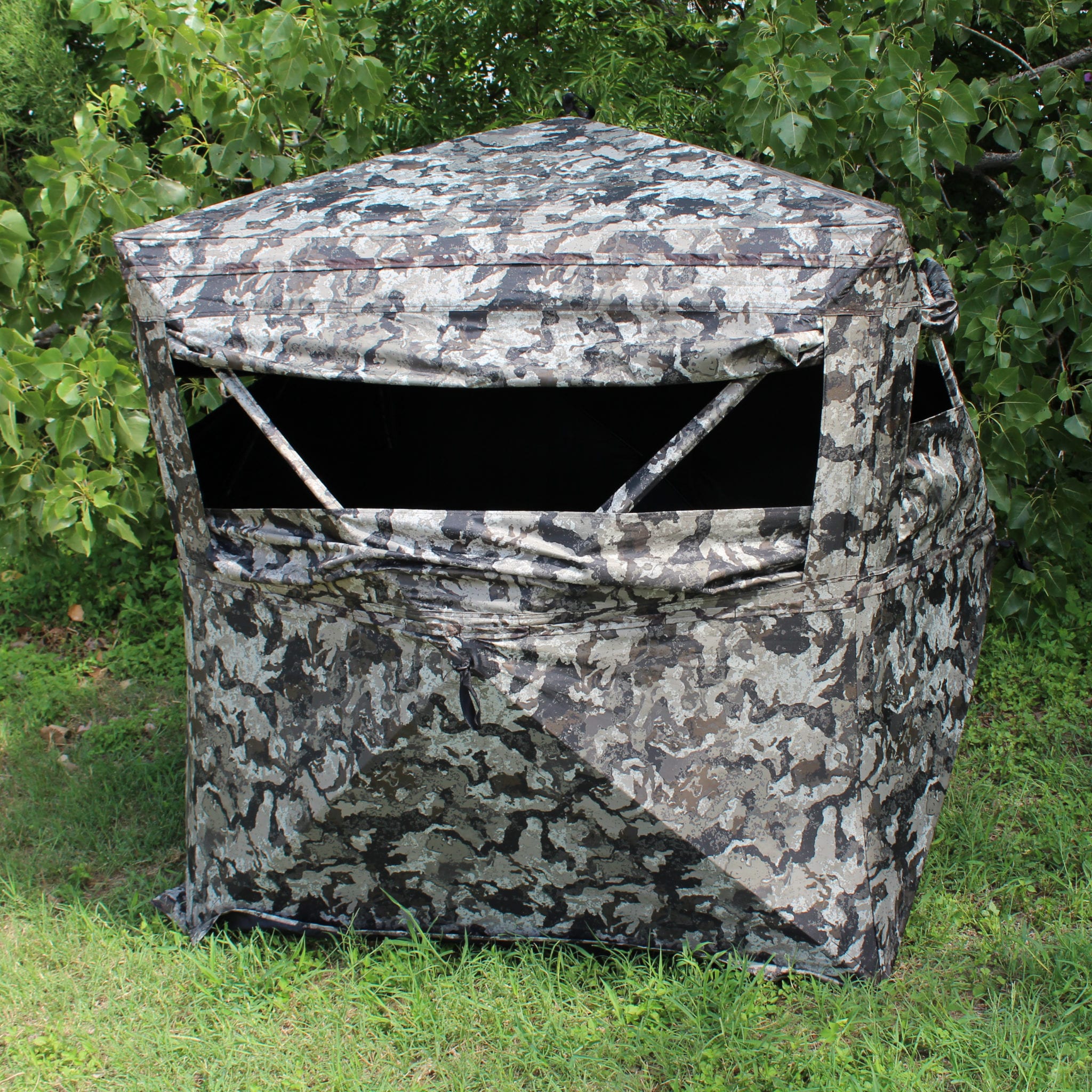 HME - 3-Person Hub Ground Blind Cervidae Camo